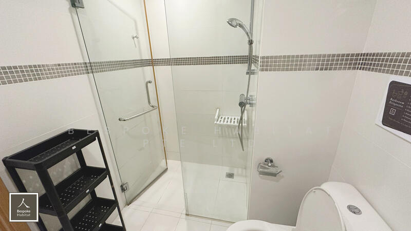12-02 COMMON BATHROOM