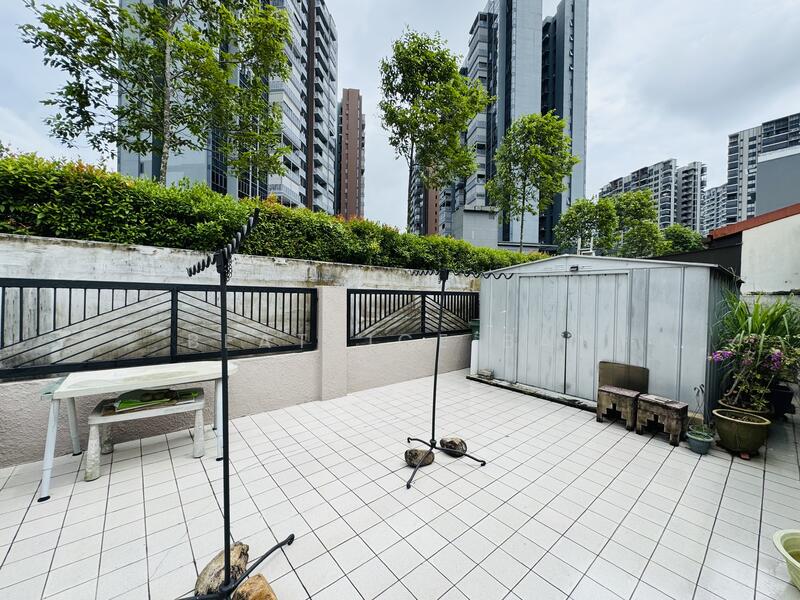 Backyard for Laundry 