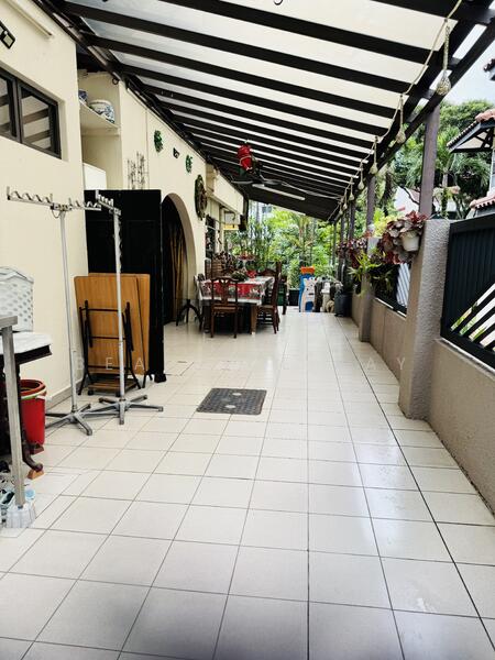 Spacious covered entertaining space 