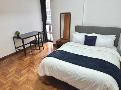 For Rent - UE Square