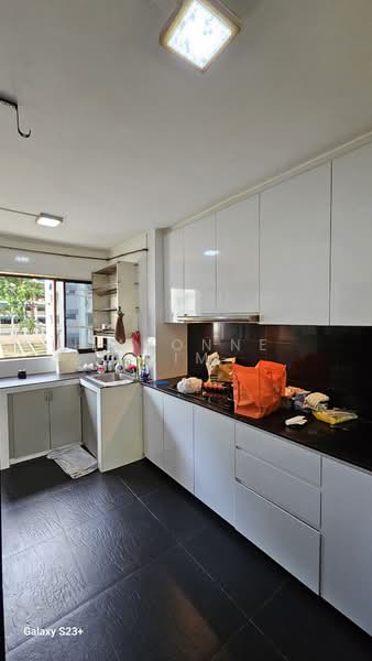 12 Pine Close, 12 Pine Close, 2 Bedrooms, 721 sqft, HDB Flat For Rent, by Lavonne Lim, 25420394 - PropertyGuru.com.sg