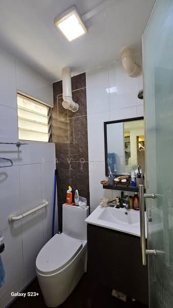 12 Pine Close, 12 Pine Close, 2 Bedrooms, 721 sqft, HDB Flat For Rent, by Lavonne Lim, 25420394 - PropertyGuru.com.sg