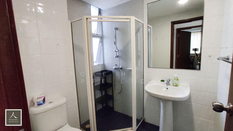 07-06 COMMON BATHROOM