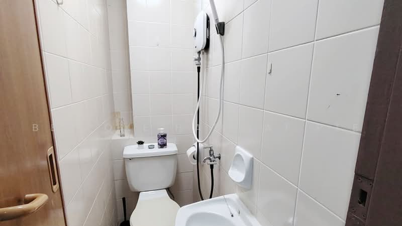 Summerdale, 2 Boon Lay Drive, Boon Lay / Jurong / Tuas, Room Rental, 100 sqft, Condominium For Rent, by Bespoke Habitat Pte Ltd, 25421048 - 12-12 Kitchen - PropertyGuru.com.sg