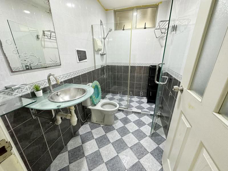 Ritz Mansions, 346 Balestier Road, Balestier / Toa Payoh, Room Rental, 100 sqft, Apartment For Rent, by Bespoke Habitat Pte Ltd, 25421054 - 03-12 Common Bathroom - PropertyGuru.com.sg
