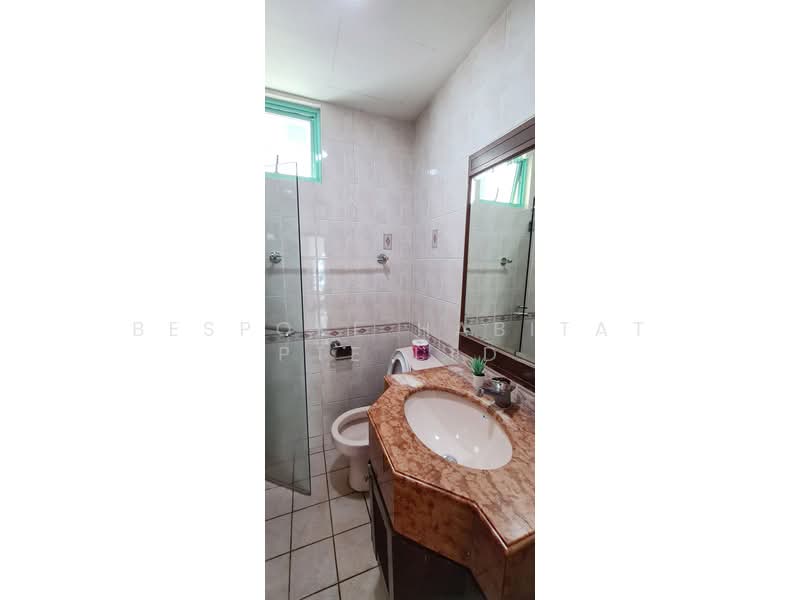 Hazel Park Condo, 17 Hazel Park Condo, Room Rental, 150 sqft, Condominium For Rent, by Bespoke Habitat Pte Ltd, 25421095 - 09-01 MBR6 BATHROOM - PropertyGuru.com.sg
