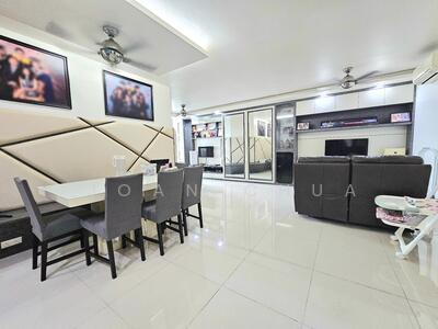 For Sale - Villa De West