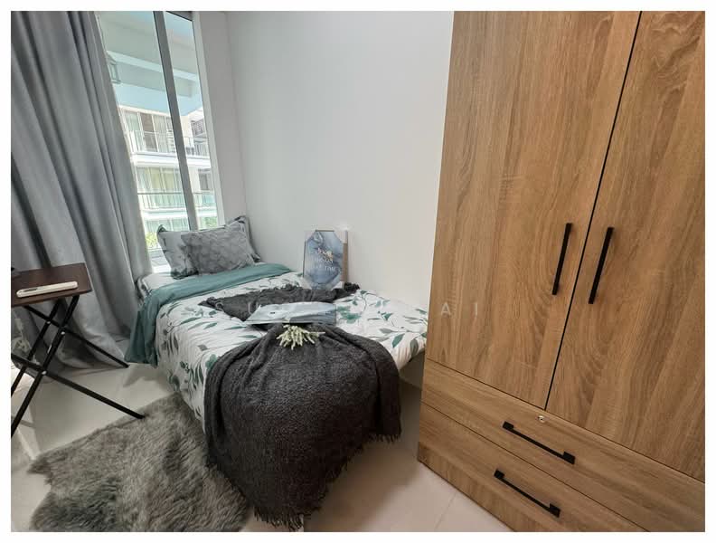 8 @ Mount Sophia, 8 Mount Sophia, Room Rental, 60 sqft, Condominium For Rent, by Susan Lai, 25423928 - Balcony room 5 $1400 - PropertyGuru.com.sg