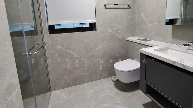 07-09 Common Bathroom