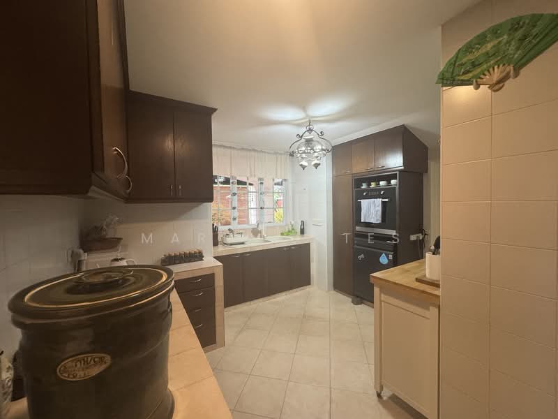 Bedokville, Jalan Limau Manis, 5 Bedrooms, 4,200 sqft, Semi-Detached House For Rent, by Marie Gates, 25426404 - Bright kitchen with dishwasher - PropertyGuru.com.sg