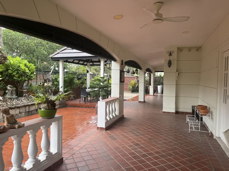 Bedokville, Jalan Limau Manis, 5 Bedrooms, 4,200 sqft, Semi-Detached House For Rent, by Marie Gates, 25426404 - Covered patios with ceiling fans - PropertyGuru.com.sg