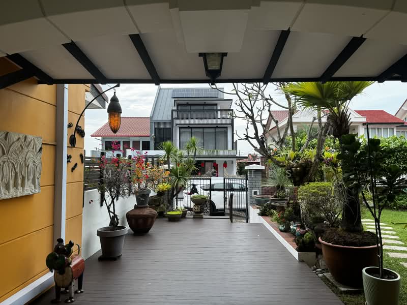 Bedokville, Jalan Limau Manis, 5 Bedrooms, 4,200 sqft, Semi-Detached House For Rent, by Marie Gates, 25426404 - Decked driveway can park outside - PropertyGuru.com.sg