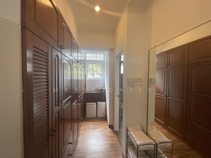 Bedokville, Jalan Limau Manis, 5 Bedrooms, 4,200 sqft, Semi-Detached House For Rent, by Marie Gates, 25426404 - Walk in wardrobe master bedroom - PropertyGuru.com.sg