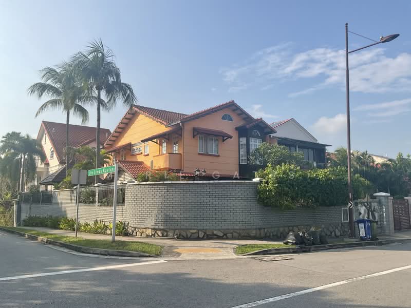 Bedokville, Jalan Limau Manis, 5 Bedrooms, 4,000 sqft, Semi-Detached House For Rent, by Marie Gates, 25426404 - Corner Elevated House near park - PropertyGuru.com.sg