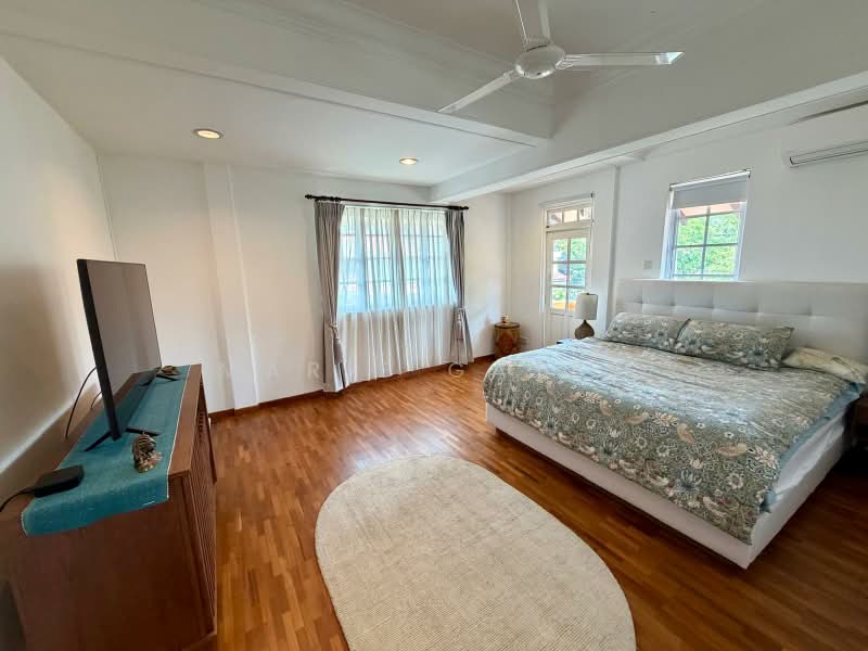 Bedokville, Jalan Limau Manis, 5 Bedrooms, 4,000 sqft, Semi-Detached House For Rent, by Marie Gates, 25426404 - Master bedroom ensuite - PropertyGuru.com.sg