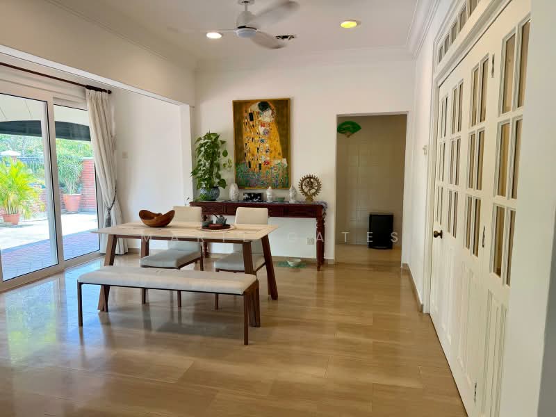 Bedokville, Jalan Limau Manis, 5 Bedrooms, 4,000 sqft, Semi-Detached House For Rent, by Marie Gates, 25426404 - Downstairs family hall opens to dining area - PropertyGuru.com.sg