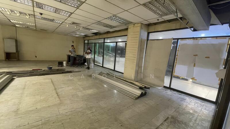 Lucky Plaza, 304 Orchard Road, 409 sqft, Mall Shop For Sale, by Carol Lin, 25427079 - CommercialGuru.com.sg