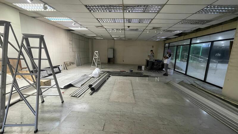 Lucky Plaza, 304 Orchard Road, 409 sqft, Mall Shop For Sale, by Carol Lin, 25427079 - CommercialGuru.com.sg