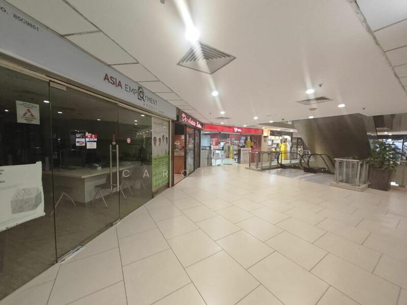 Lucky Plaza, 304 Orchard Road, 409 sqft, Mall Shop For Sale, by Carol Lin, 25427079 - CommercialGuru.com.sg