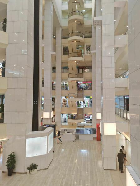 Lucky Plaza, 304 Orchard Road, 409 sqft, Mall Shop For Sale, by Carol Lin, 25427079 - CommercialGuru.com.sg