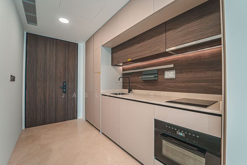 The Reef at King's Dock, 12 Harbourfront Avenue, Orchard / River Valley, 2 Bedrooms, 753 sqft, Condominium For Sale, by Jaslynn Soh, 25430195 - Open Concept Kitchen - PropertyGuru.com.sg