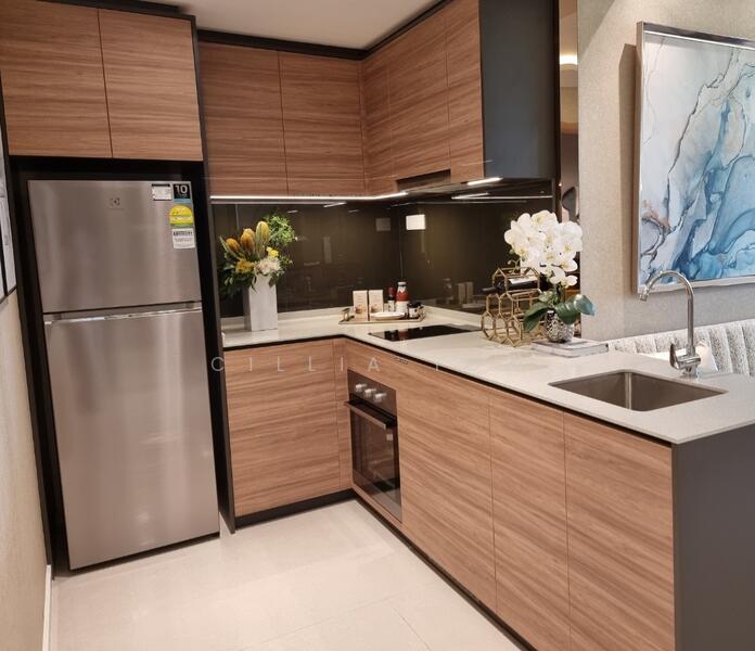 Midwood, 10 Hillview Rise, Dairy Farm / Bukit Panjang / Choa Chu Kang, 2 Bedrooms, 700 sqft, Condominium For Rent, by Cillia Yow, 25433198 - Showflat kitchen layout (not actual) - PropertyGuru.com.sg
