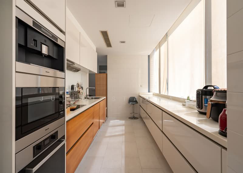 Helios Residences, 17 Cairnhill Circle, 3 Bedrooms, 1,701 sqft, Condominium For Sale, by Juliet Stannard, 25433448 - PropertyGuru.com.sg