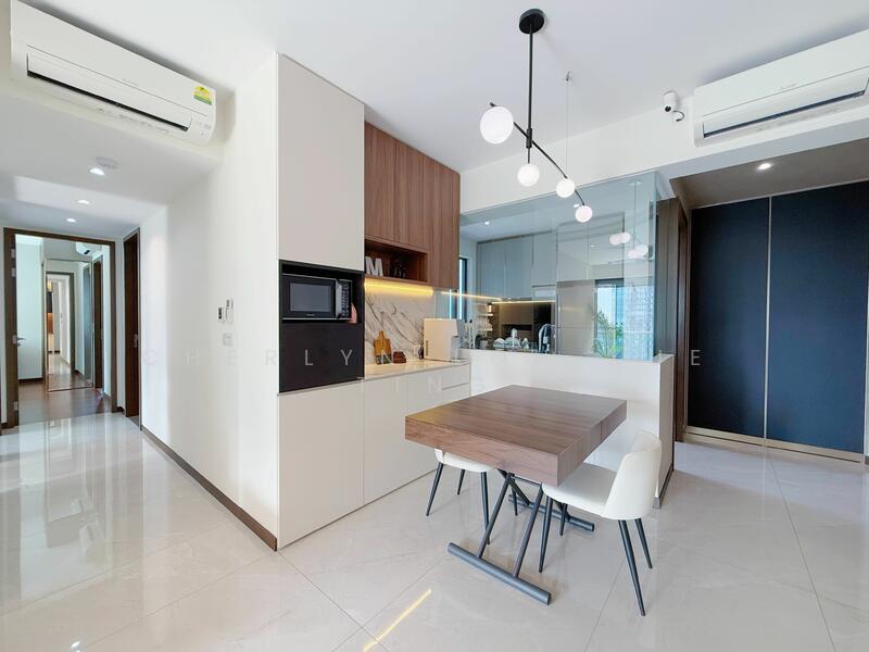 Built-in dry kitchen plus dining room