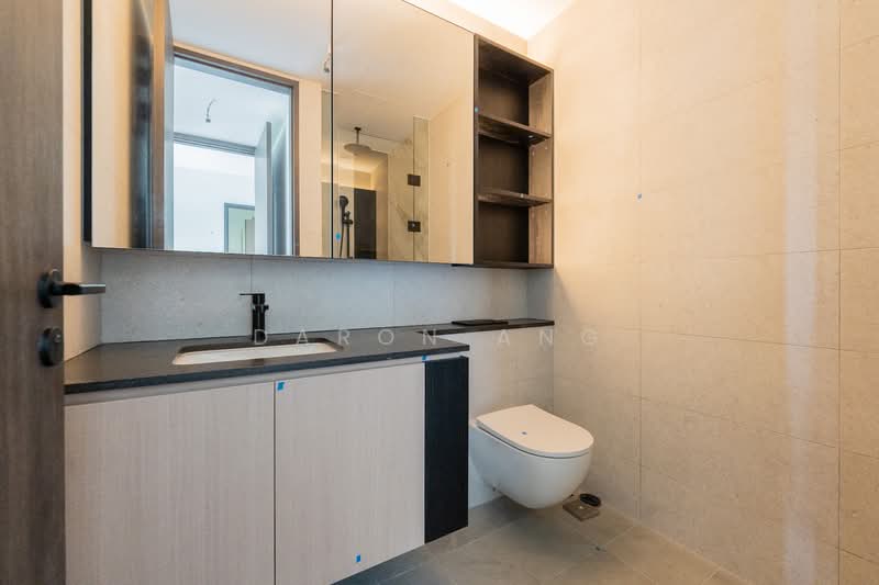 Jervois Mansion Condominium For Sale at S$ 2,080,000 | PropertyGuru Singapore - Master Bath #PropertyPartners