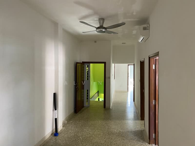Shophouse space for rent, EAST COAST ROAD, 1,800 sqft, Shop / Shophouse For Rent, by Calvin Lim, 25435578 - CommercialGuru.com.sg