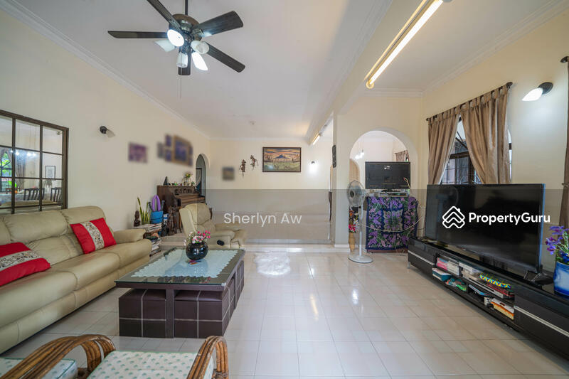 For Sale - Charming Bungalow at Lengkok Mariam