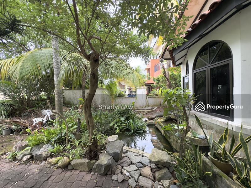 For Sale - Charming Bungalow at Lengkok Mariam