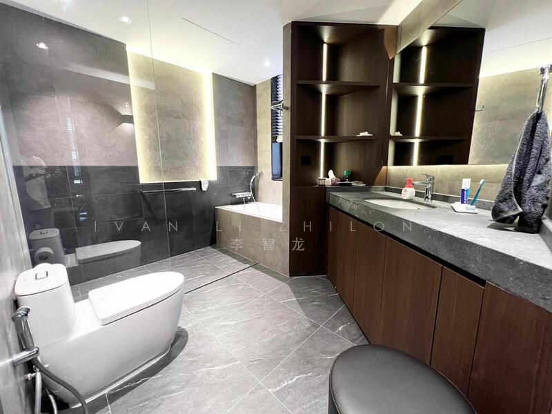 Seasons Park Condominium For Sale at S$ 2,250,000 | PropertyGuru Singapore