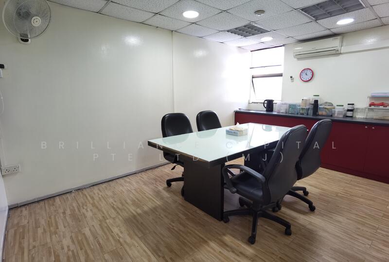 Manhattan House, 151 Chin Swee Road, 1,324 sqft, Office For Sale, by MJ ZHUO, 25436698 - CommercialGuru.com.sg