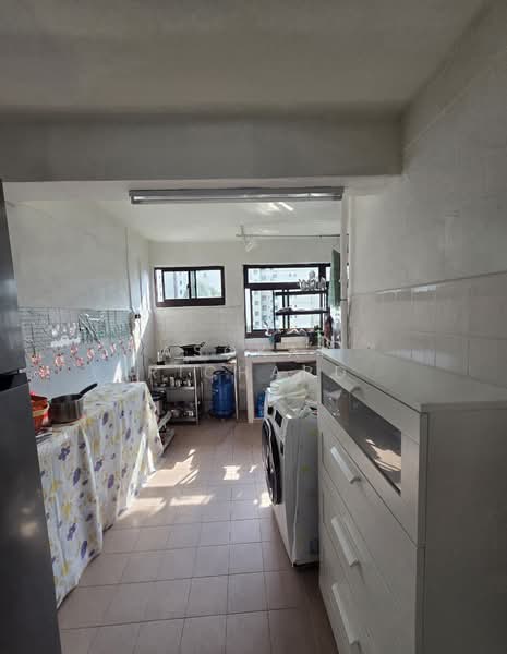 For Rent - 168A Queensway