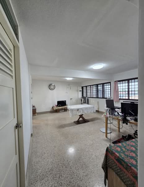 For Rent - 168A Queensway