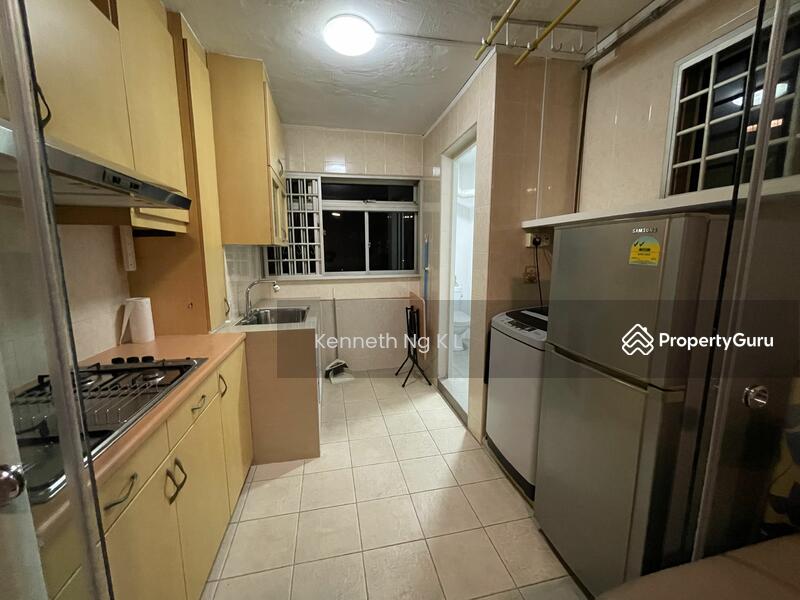 For Rent - 305 Jurong East Street 32
