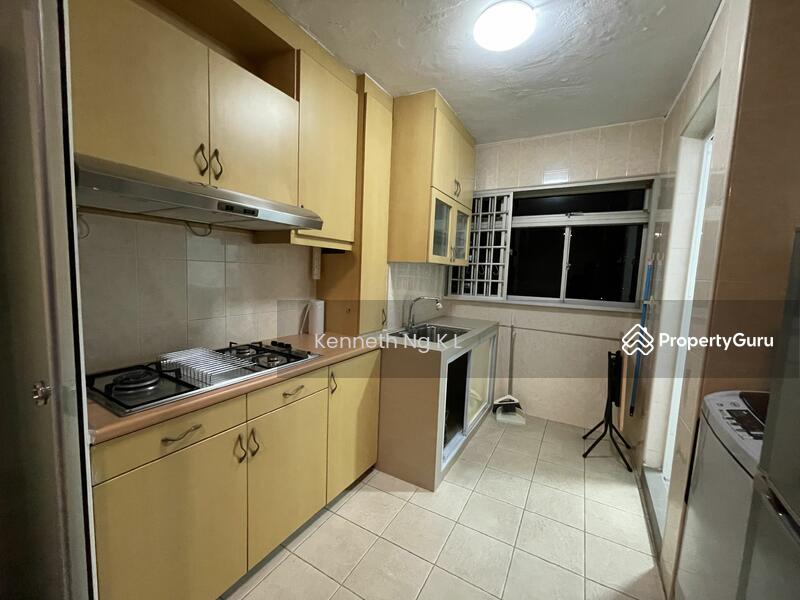 For Rent - 305 Jurong East Street 32