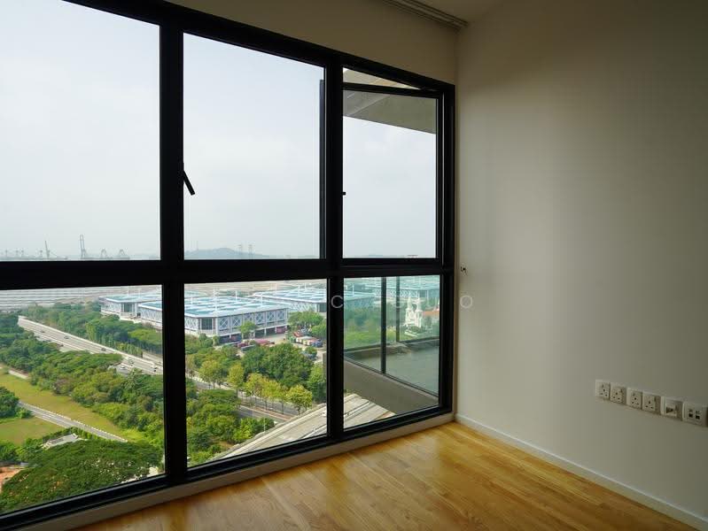 Avenue South Residence, 11 Silat Avenue, Alexandra / Commonwealth, 2 Bedrooms, 657 sqft, Condominium For Sale, by Peric Guo, 25440074 - Master Bed - PropertyGuru.com.sg