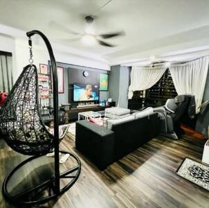 For Rent - 483 Admiralty Link