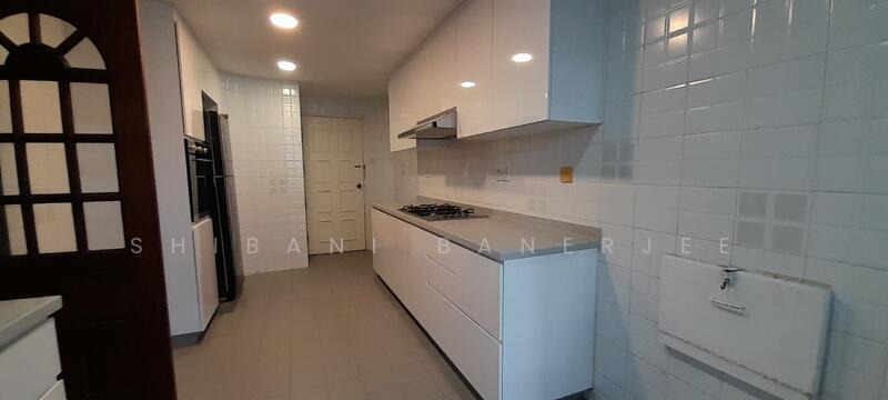 Balmoral Gate, 33 Balmoral Road, Tanglin / Holland / Bukit Timah, Room Rental, 150 sqft, Condominium For Rent, by Shibani Banerjee, 25440680 - PropertyGuru.com.sg