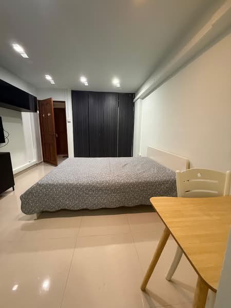 273 Tampines Street 22, 273 Tampines Street 22, Room Rental, 200 sqft, HDB Flat For Rent, by Jeremy Chua, 25441340 - PropertyGuru.com.sg