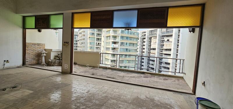 For Sale - Lakepoint Condo