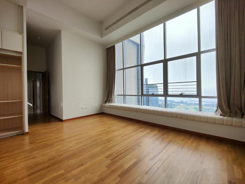 V ON SHENTON PENTHOUSE 7255SQFT HUGE MASTER BEDROOM WITH WALKIN WARDROBRE
