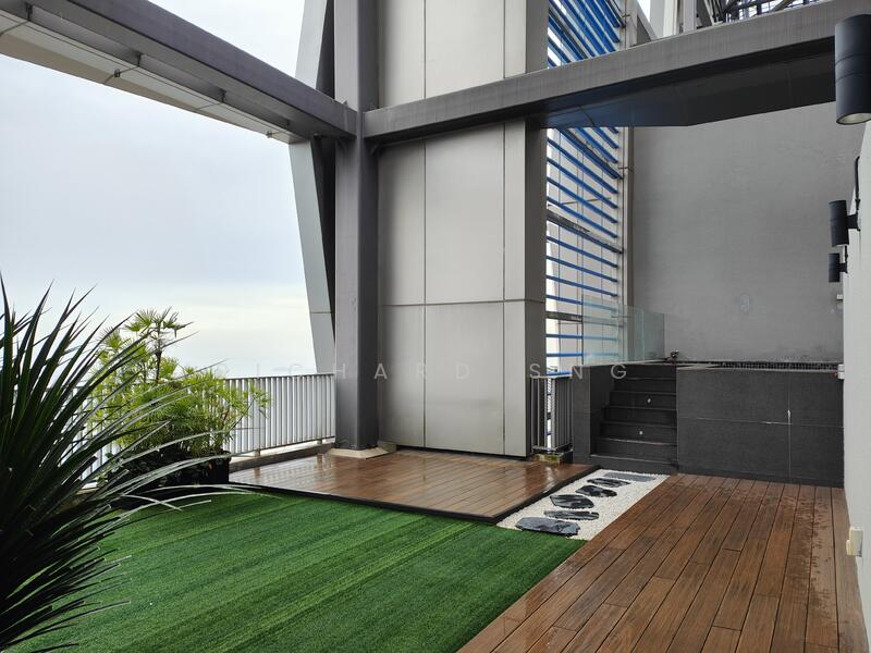 V ON SHENTON PENTHOUSE 7255SQFT ENJOY THE LUXURY OF IMMERSING IN THE PRIVATE JACUZZI