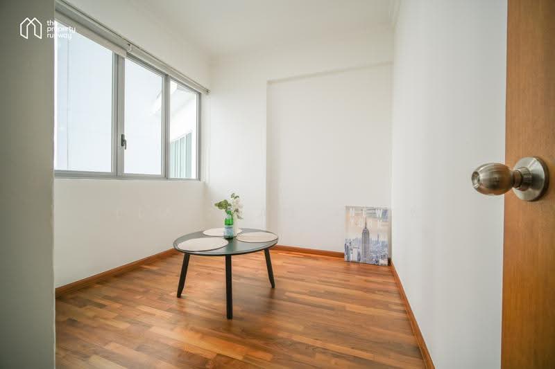 Bishan Loft, 33 Bishan Street 11, Ang Mo Kio / Bishan / Thomson, 4 Bedrooms, 1,399 sqft, Condominium For Rent, by Lim Zhao Xuan, 25442208 - PropertyGuru.com.sg