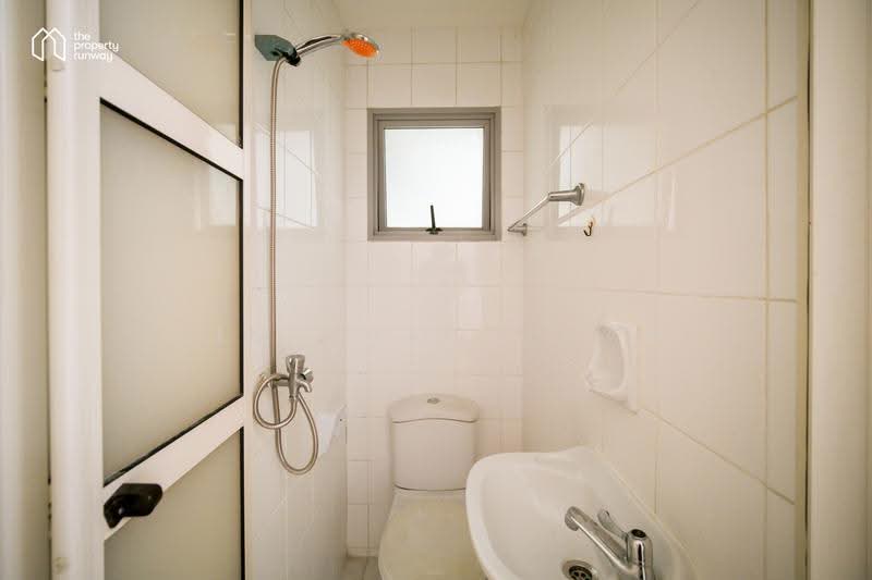 Bishan Loft, 33 Bishan Street 11, Ang Mo Kio / Bishan / Thomson, 4 Bedrooms, 1,399 sqft, Condominium For Rent, by Lim Zhao Xuan, 25442208 - PropertyGuru.com.sg