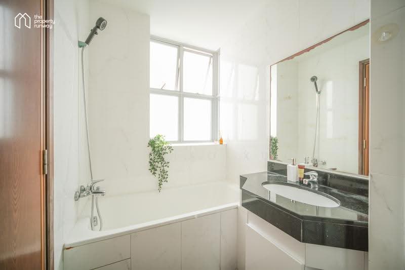 Bishan Loft, 33 Bishan Street 11, Ang Mo Kio / Bishan / Thomson, 4 Bedrooms, 1,399 sqft, Condominium For Rent, by Lim Zhao Xuan, 25442208 - PropertyGuru.com.sg