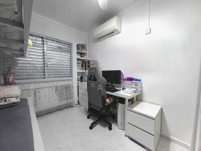 For Rent - 185C Rivervale Crescent