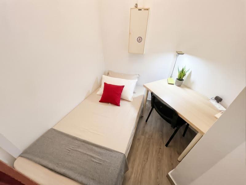 Parc Oasis, 35 Jurong East Avenue 1, Boon Lay / Jurong / Tuas, Room Rental, 1,300 sqft, Condominium For Rent, by Jihardi, 25443225 - R7_850.00 - PropertyGuru.com.sg